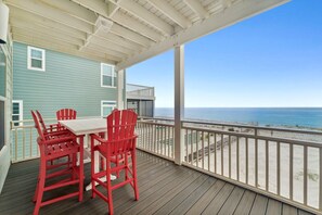Outdoor dining - Stunning Gulf-Front Sunset! Private Heated Pool, Elevator, Fully Stocked Kitchen (Port St. Joe)