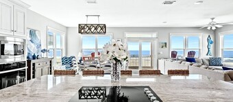 Stunning Gulf-Front Sunsets! Secluded Beach, Private Pool, Elevator, &Beach Gear