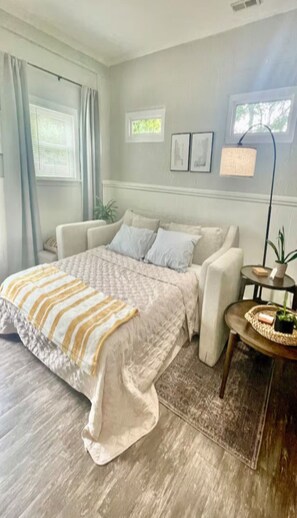 1 bedroom, iron/ironing board, free WiFi, bed sheets