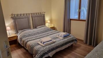 7 bedrooms, iron/ironing board, travel crib, free WiFi