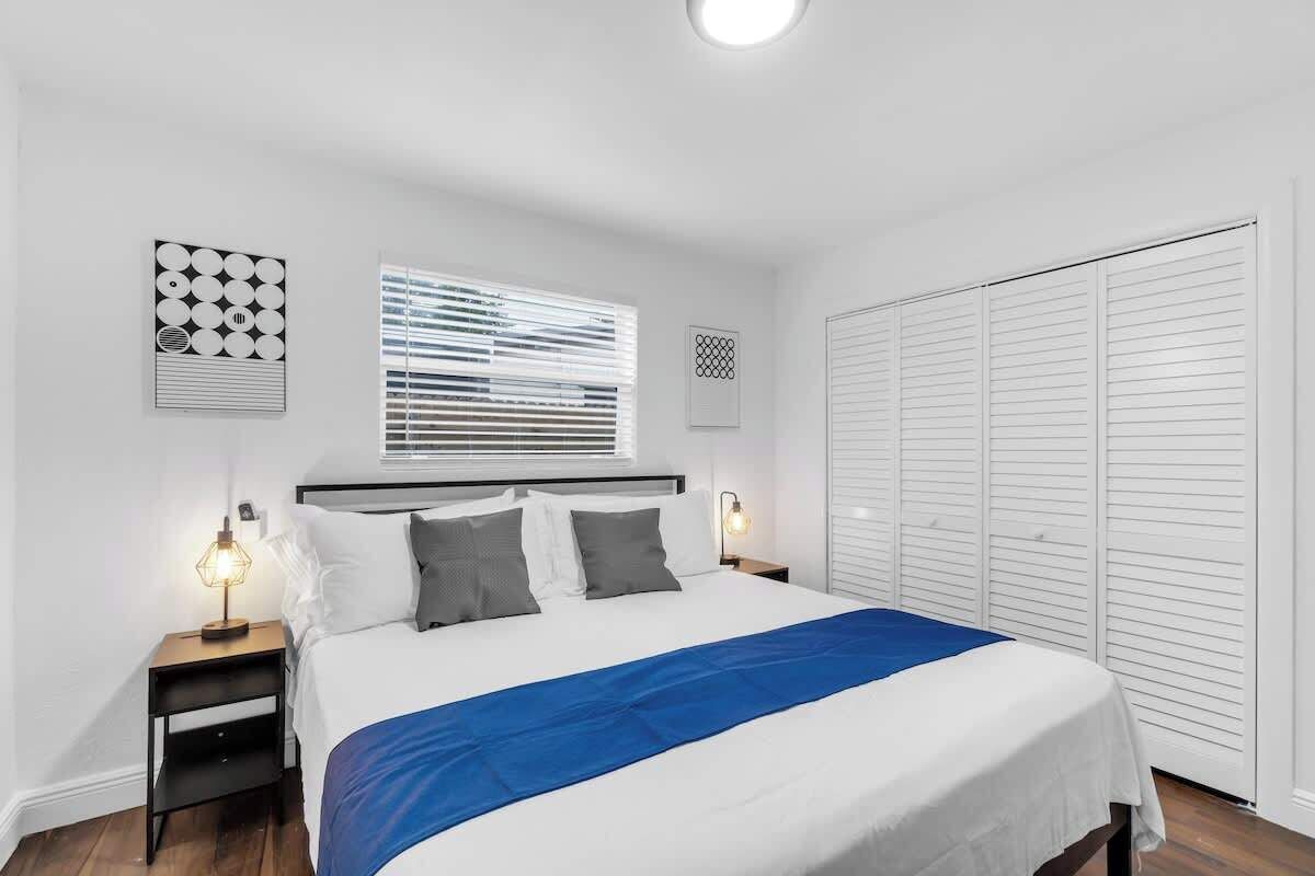 4 多间卧室、办公桌、熨斗/熨衣板、免费 WiFi