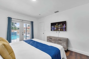 4 bedrooms, desk, iron/ironing board, free WiFi