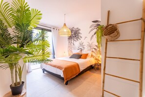 1 chambre, fer et planche à repasser, lit parapluie, accès Internet