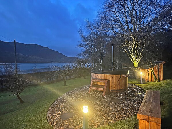 Property grounds - 4 bedroom accommodation in Colintraive (Colintraive)