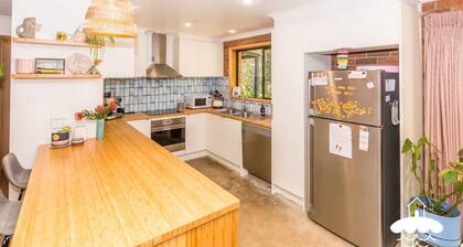 Wattle Haven, Sandy Point