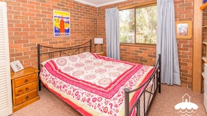 3 bedrooms, desk, WiFi - Wattle Haven Stay 3 Pay 2 Winter Special (Sandy Point)