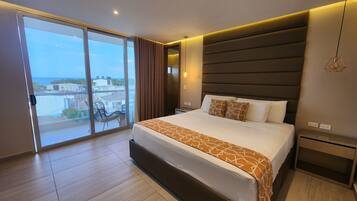 Ylelliset vuodevaatteet, memory foam -patjalliset sängyt, minibaari