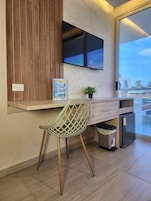 Ropa de cama de alta calidad, colchones con efecto memoria y minibar