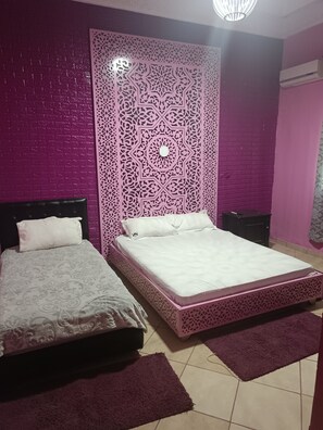 5 bedrooms, bed sheets - Farm cottage (Bou Awid)