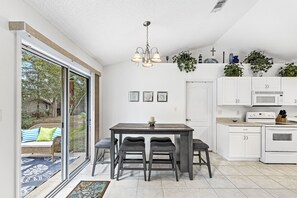 Classic House, 3 Bedrooms, Patio | In-room dining - Lillian House (Pensacola)