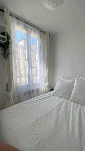 1 bedroom, free WiFi, bed sheets - Nice 2 room apartment in Le Marais (Paris)