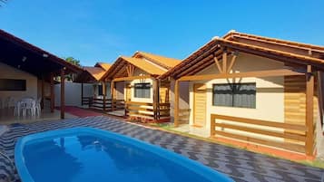 Kolam renang outdoor