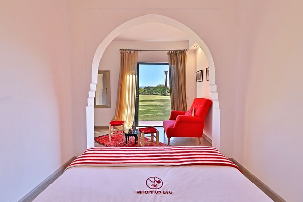 Chambre Aquarius | Premium bedding, blackout drapes, WiFi, individually decorated