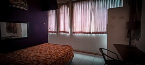 Muebles diferentes, camas plegables/adicionales y wifi gratis