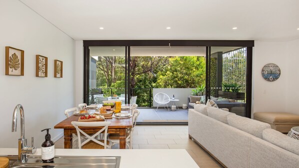 Interior - Obsidian Blue Huskisson - by Latitude South Coast (Huskisson)