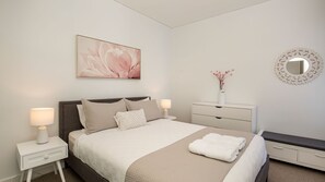 3 chambres, fer et planche à repasser, lit de bébé portatif, Wi-Fi