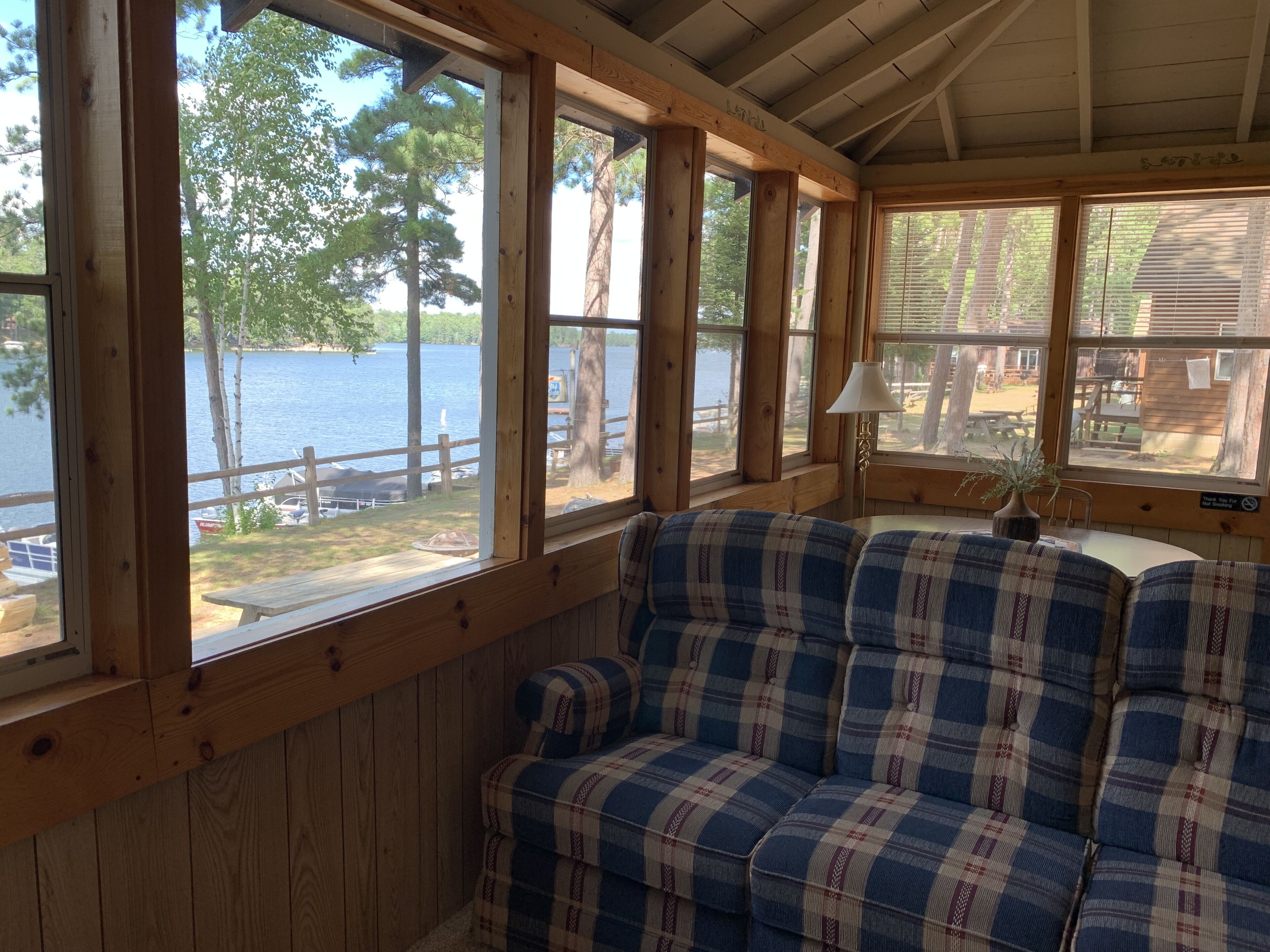 Charming Cedar Lakeside Cottage at Elbert's Resort