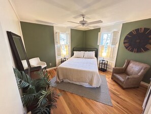 2 bedrooms, desk, travel crib, WiFi