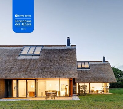 Thatched roof meets modernity, lake view; sauna, garden and much more...
