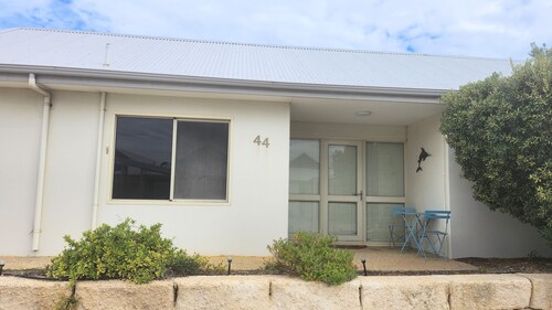 Unit 44, Seafront Estate