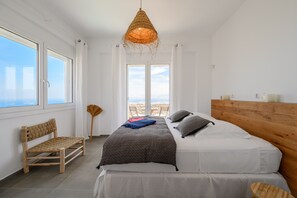 5 bedrooms, in-room safe, iron/ironing board, free WiFi