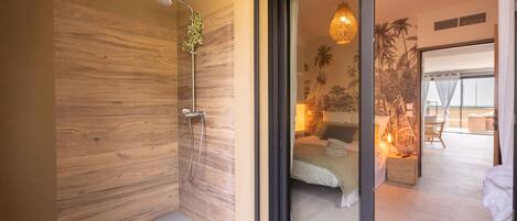 2 bedrooms, iron/ironing board, internet, bed sheets