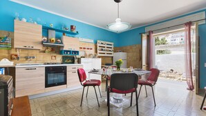 Apartment | Private kitchen - 2328 Mamma Teresa (Castro)