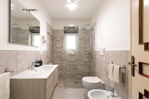 Apartment | Badezimmer