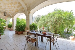 Outdoor dining - 3006 Dimora Donn`anna - Mono 2 by Barbarhouse (Ortelle)