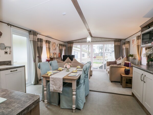 Fridge, dishwasher, electric kettle, toaster - Nordene (Cockermouth)