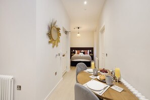 1 bedroom, desk, iron/ironing board, WiFi
