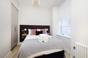 1 quarto, escrivaninha, ferros/tábuas de passar roupa, Wi-Fi