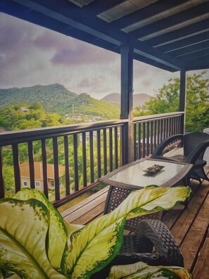 Property grounds - Secluded 2bd/2bath w/private Pool, Quiet w/breathtakin views 7mins to Rodney Bay (Gros Islet)