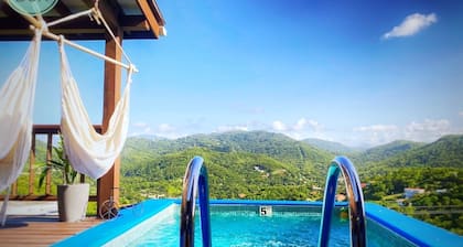 Secluded 2bd/2bath w/private Pool, Quiet w/breathtakin views 7mins to Rodney Bay