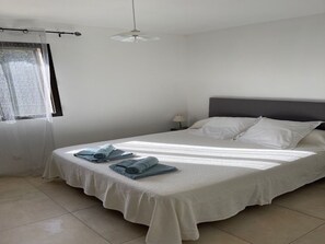 2 bedrooms, WiFi, bed sheets