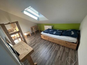 1 habitación, wifi y ropa de cama