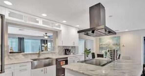 Cookware/dishes/utensils - 7BR Paradise | Heated Pool, Spa & Game Room (Deerfield Beach)