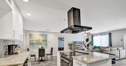 7BR Paradise | Heated Pool, Spa & Game Room
