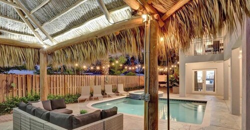 Spectacular 7BR Heated Pool Jacuzzi Tiki Game