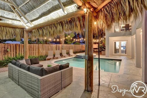 Spectacular 7BR Heated Pool Jacuzzi Tiki Game