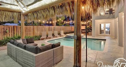 Spectacular 7BR Heated Pool Jacuzzi Tiki Game