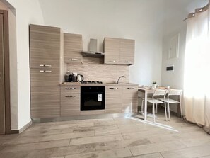 Fridge, oven, stovetop, coffee/tea maker - Apartment AIR OF HOME a&f (Novi Ligure)