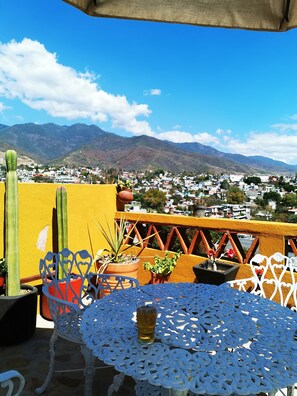 Outdoor dining - Habitación Para 2 Personas, Baño Compartido (Oaxaca de Juárez)
