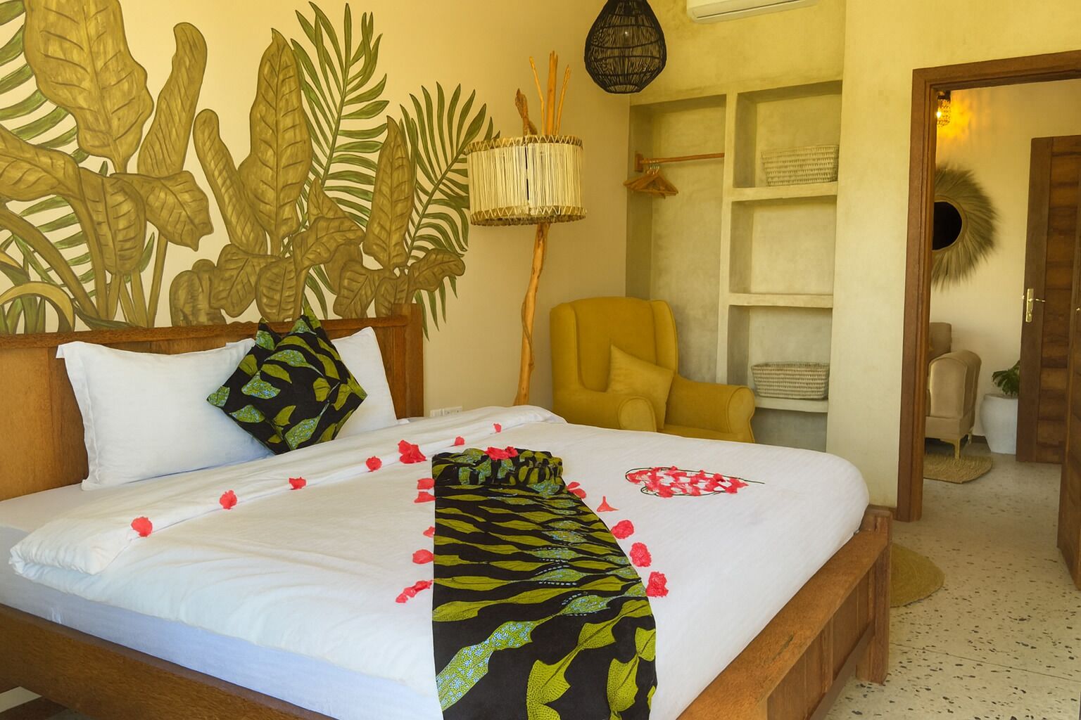 2. Jasmine 501AB | Hypo-allergenic bedding, in-room safe, blackout drapes, free WiFi