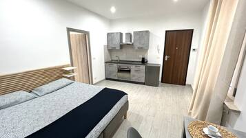 1 Schlafzimmer, Schreibtisch, Bügeleisen/Bügelbrett, kostenloses WLAN