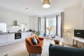 Appartement, 1 grand lit | Intérieur