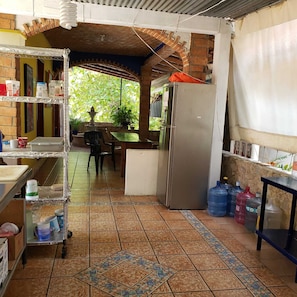 Frigorífico, microondas, horno y tostadora