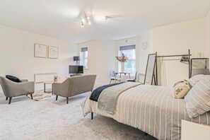 Monolocale, 1 letto queen | Ferro/asse da stiro, Wi-Fi gratuito, lenzuola