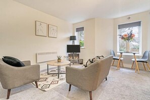Monolocale, 1 letto queen | Interni