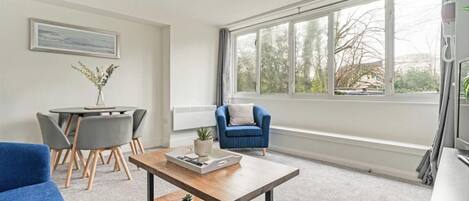 Apartment, 1 Queen Bed | Interior